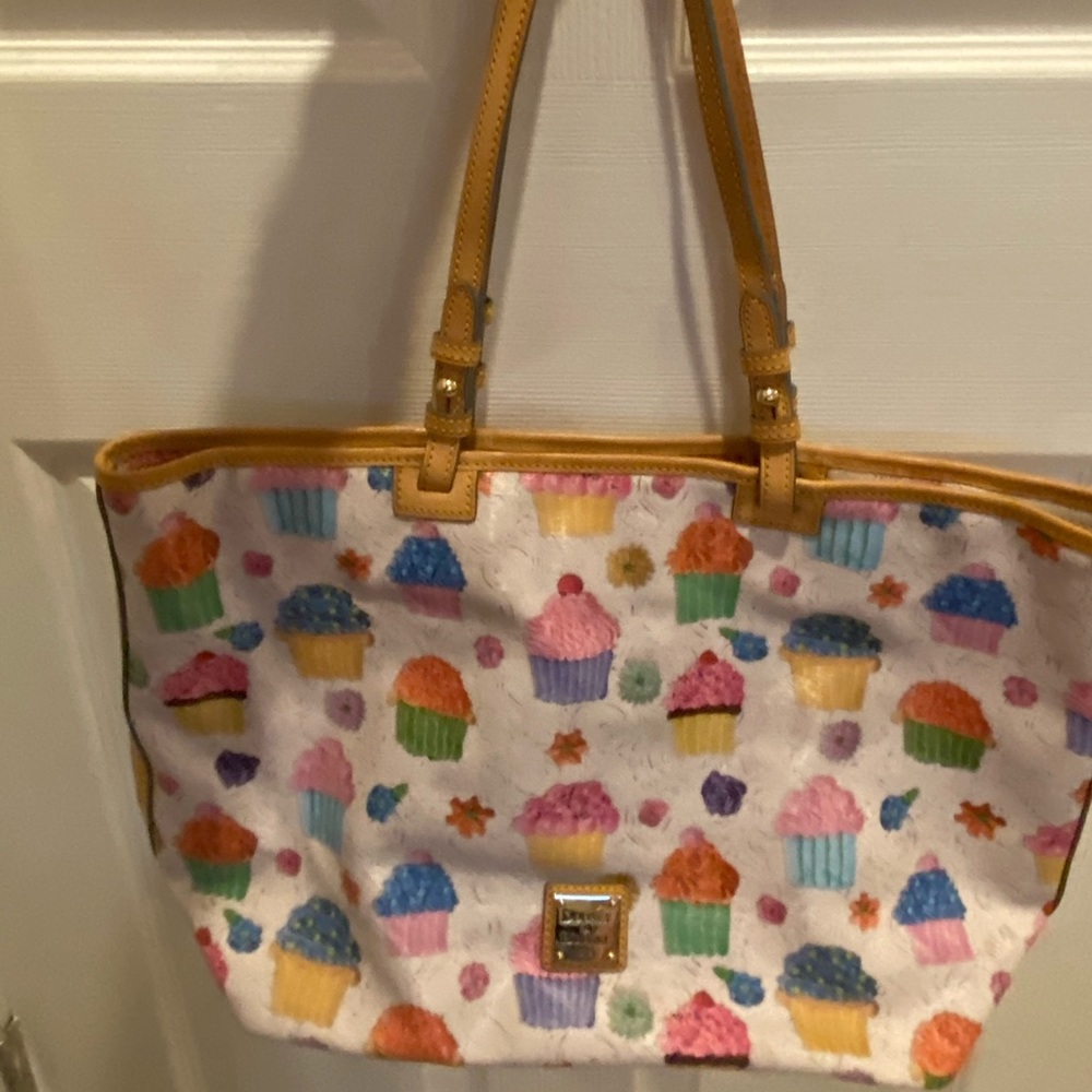 Cupcake dooney and bourke